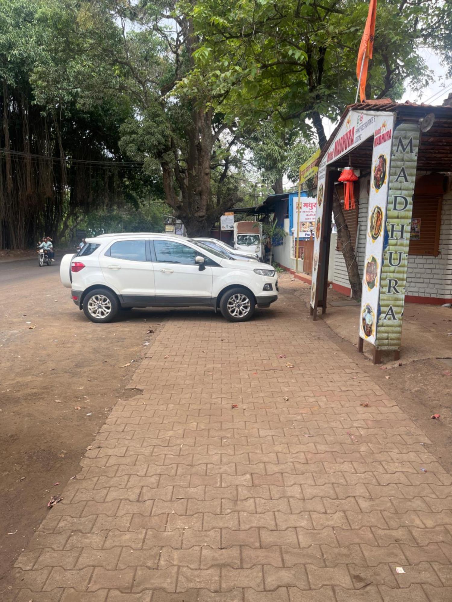 Hotel Madhura Belgaum Esterno foto